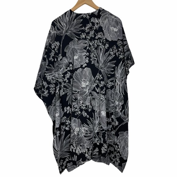SOLD Chicos Black White Delicate Floral Ruana - Picture 2 of 4